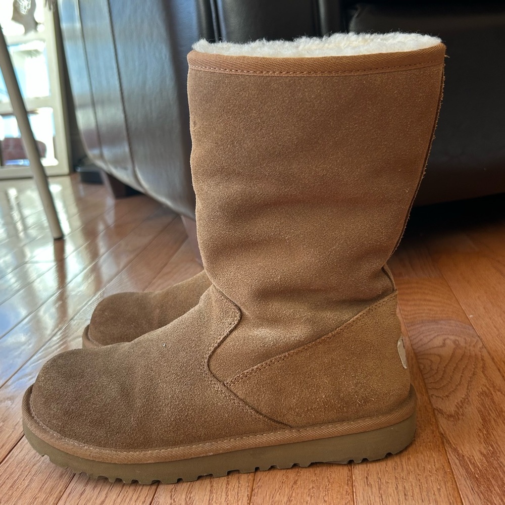 UGG Chestnut Classic Sheepskin Boots